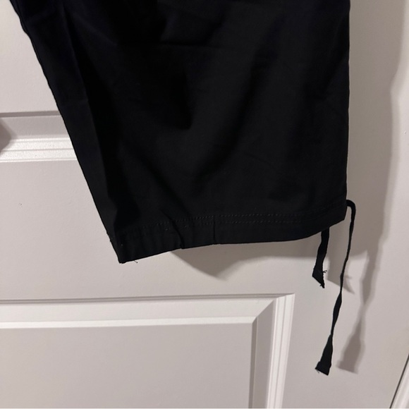 NWT St. John’s Bay Black Studded Mid-Rise Capri Cargo Pants Women’s Size 12 Y2K - Picture 12 of 13